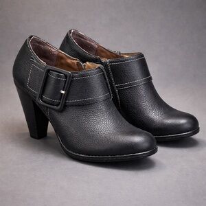Soft Shoe by Medicus Black Bootie Size 6M Comfort Heeled Ankle Boots Zip Buckle